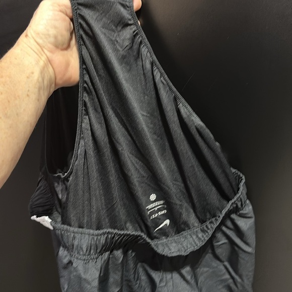 Nike Dri-Fit Running Short panty lined,elastic drawstring waist,mesh side panels - Picture 6 of 9